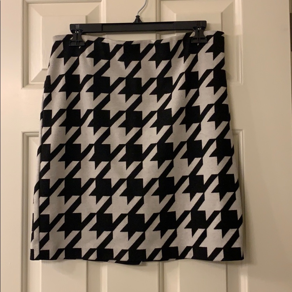 Black and white mini skirt